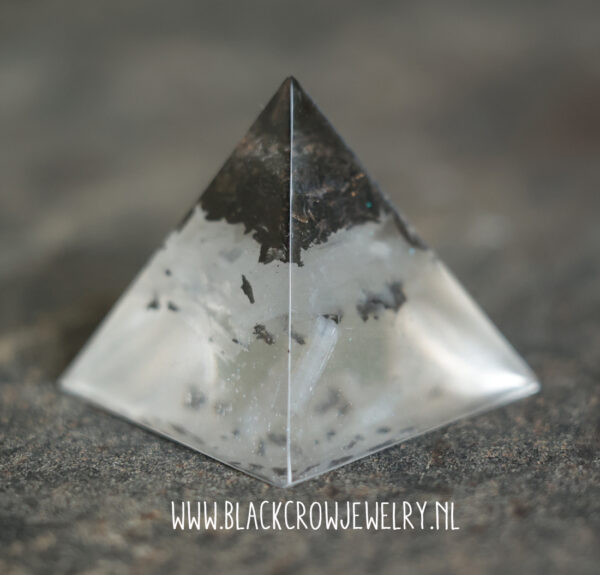 Orgonite Piramide 8